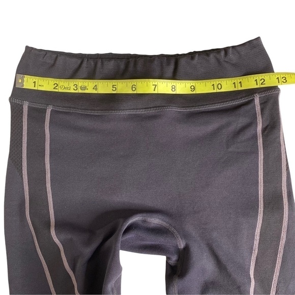 Avocado Seamless Leggings. Size Small - Picture 5 of 7